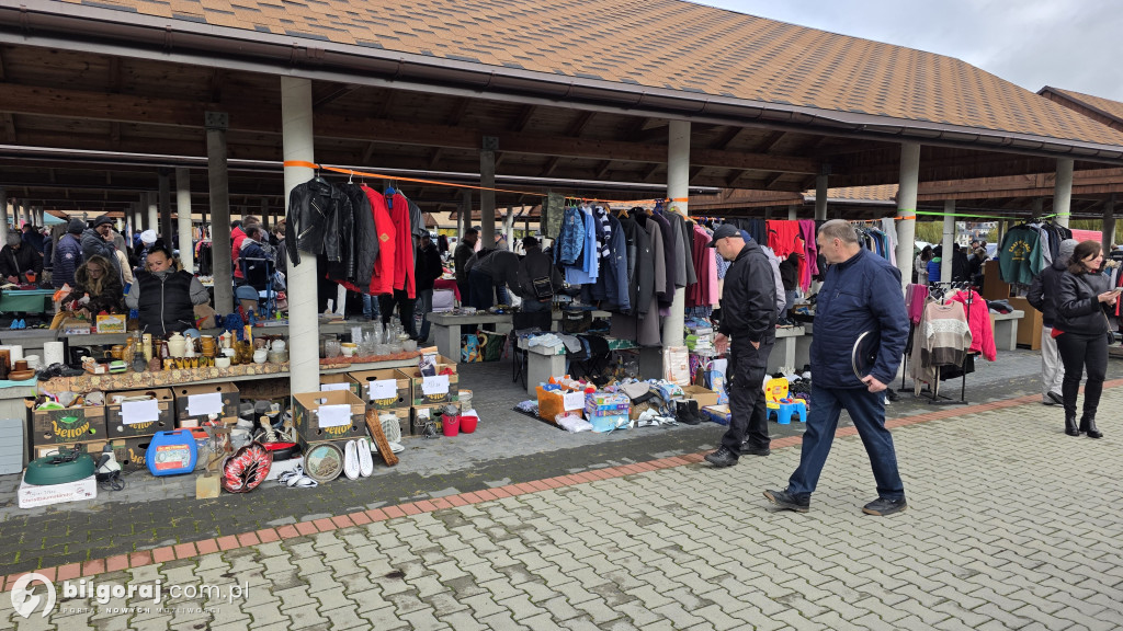 Biłgorajska garażówka połączyła handel z dobroczynnością