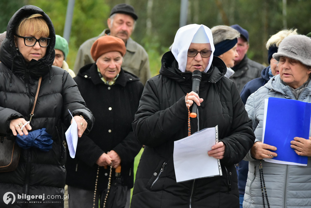 Korczów modlił się o pokój: Procesja różańcowa przez miejscowość