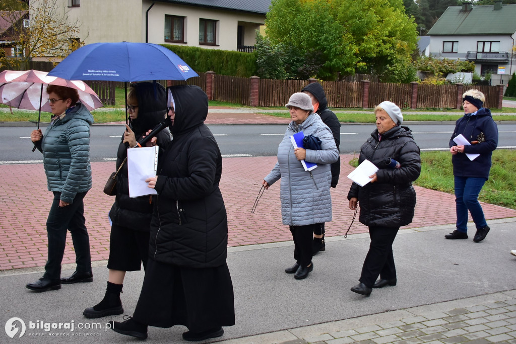 Korczów modlił się o pokój: Procesja różańcowa przez miejscowość