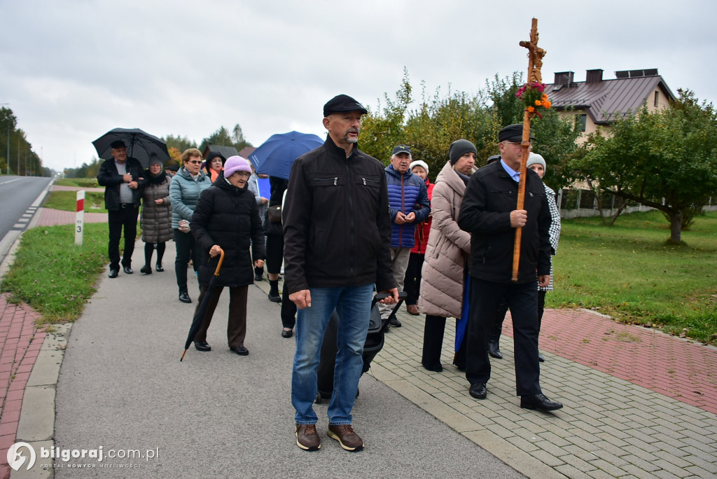 Korczów modlił się o pokój: Procesja różańcowa przez miejscowość