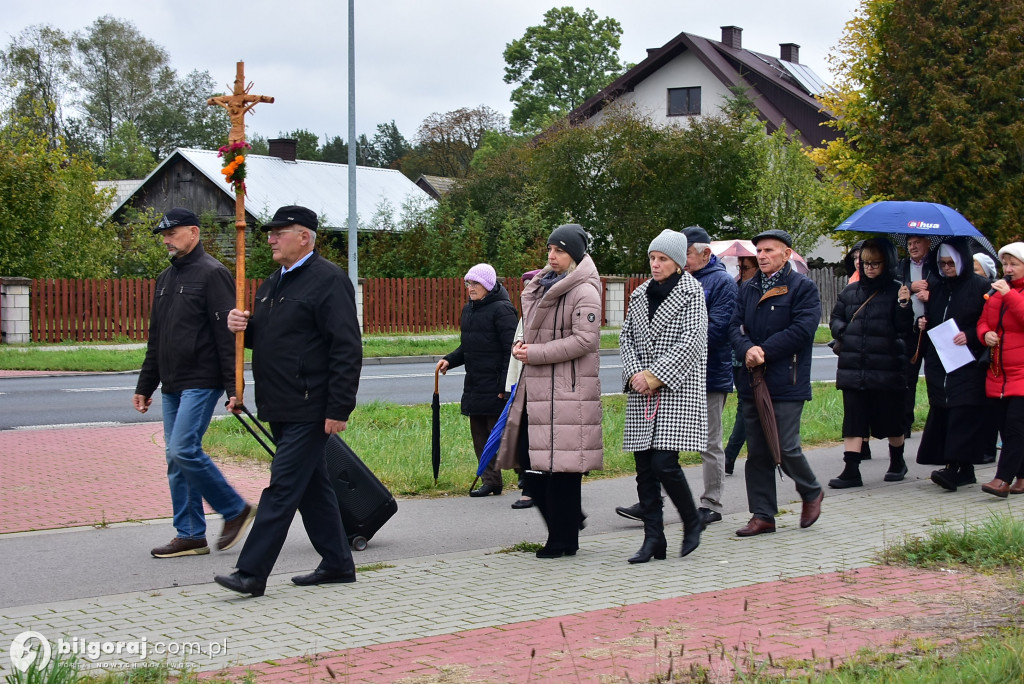 Korczów modlił się o pokój: Procesja różańcowa przez miejscowość