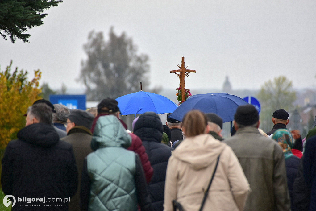 Korczów modlił się o pokój: Procesja różańcowa przez miejscowość