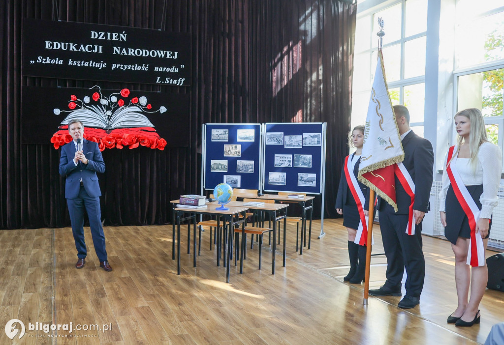 Starosta Andrzej Szarlip na Dniu Edukacji Narodowej w ZSZiO w Biłgoraju