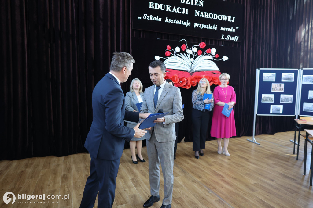 Starosta Andrzej Szarlip na Dniu Edukacji Narodowej w ZSZiO w Biłgoraju