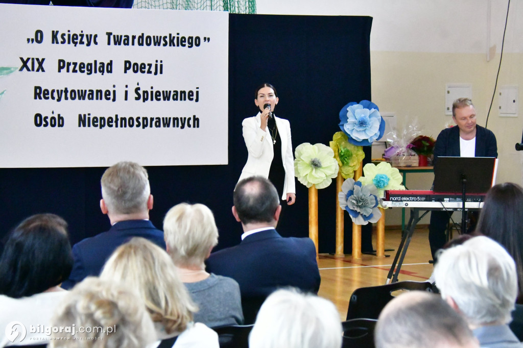O księżyc Twardowskiego i jubileusz w Biszczy: Poezja, serce i 20 lat pracy z pasją