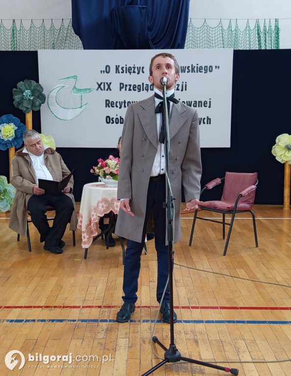 O księżyc Twardowskiego i jubileusz w Biszczy: Poezja, serce i 20 lat pracy z pasją