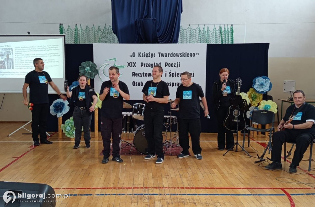 O księżyc Twardowskiego i jubileusz w Biszczy: Poezja, serce i 20 lat pracy z pasją