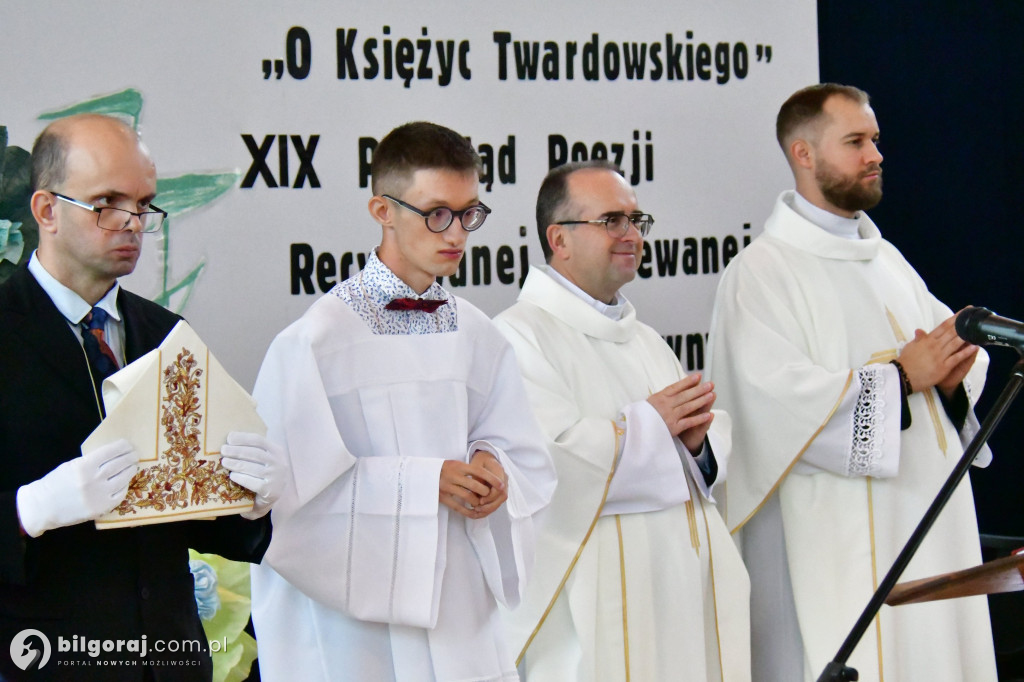 O księżyc Twardowskiego i jubileusz w Biszczy: Poezja, serce i 20 lat pracy z pasją