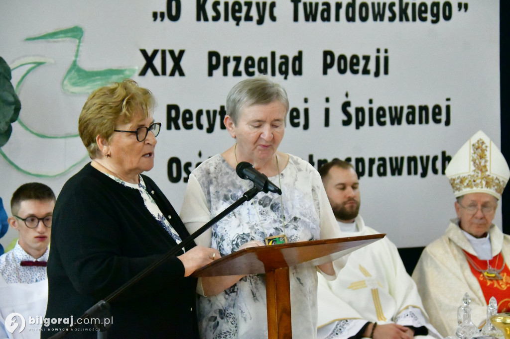 O księżyc Twardowskiego i jubileusz w Biszczy: Poezja, serce i 20 lat pracy z pasją