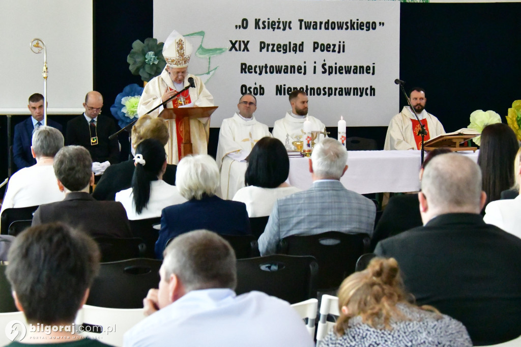 O księżyc Twardowskiego i jubileusz w Biszczy: Poezja, serce i 20 lat pracy z pasją