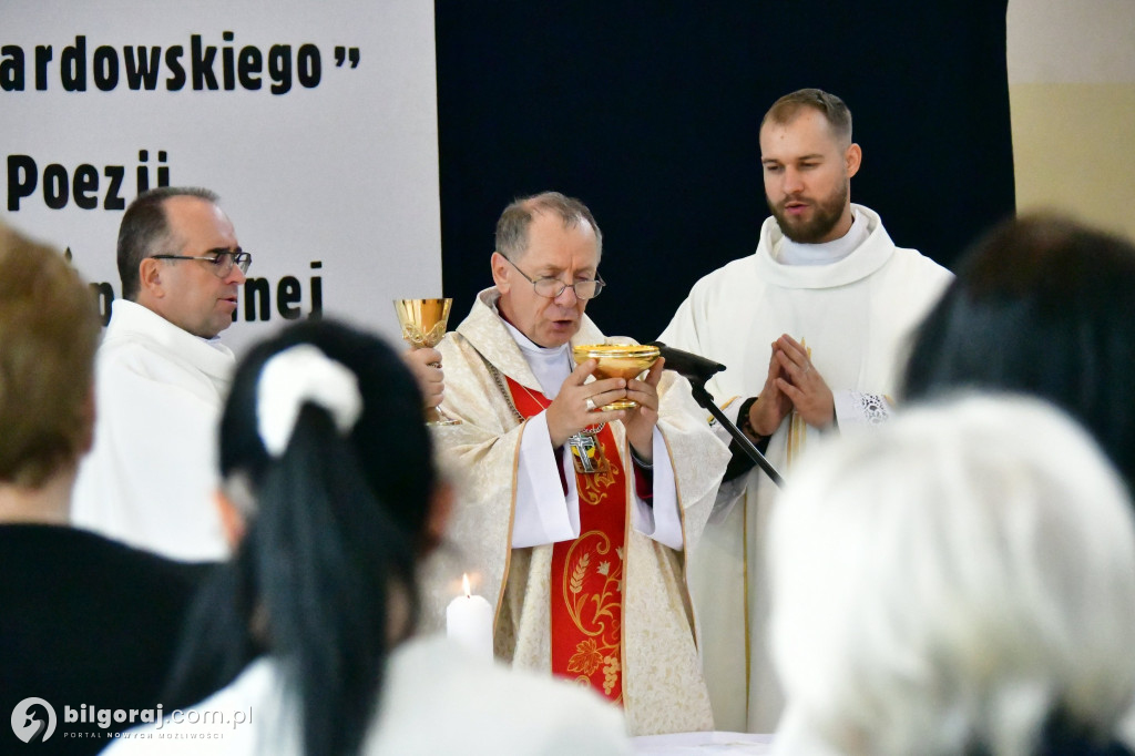 O księżyc Twardowskiego i jubileusz w Biszczy: Poezja, serce i 20 lat pracy z pasją