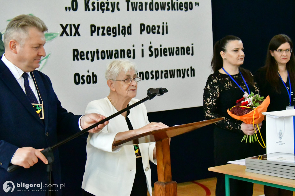 O księżyc Twardowskiego i jubileusz w Biszczy: Poezja, serce i 20 lat pracy z pasją