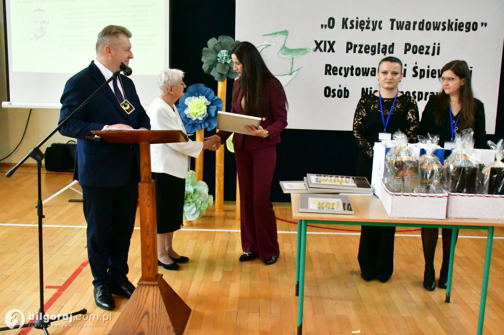 O księżyc Twardowskiego i jubileusz w Biszczy: Poezja, serce i 20 lat pracy z pasją