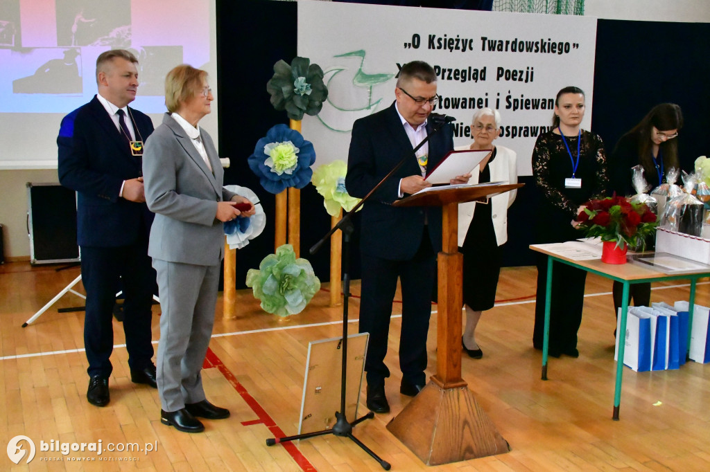 O księżyc Twardowskiego i jubileusz w Biszczy: Poezja, serce i 20 lat pracy z pasją
