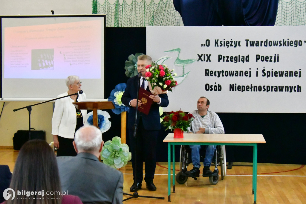 O księżyc Twardowskiego i jubileusz w Biszczy: Poezja, serce i 20 lat pracy z pasją