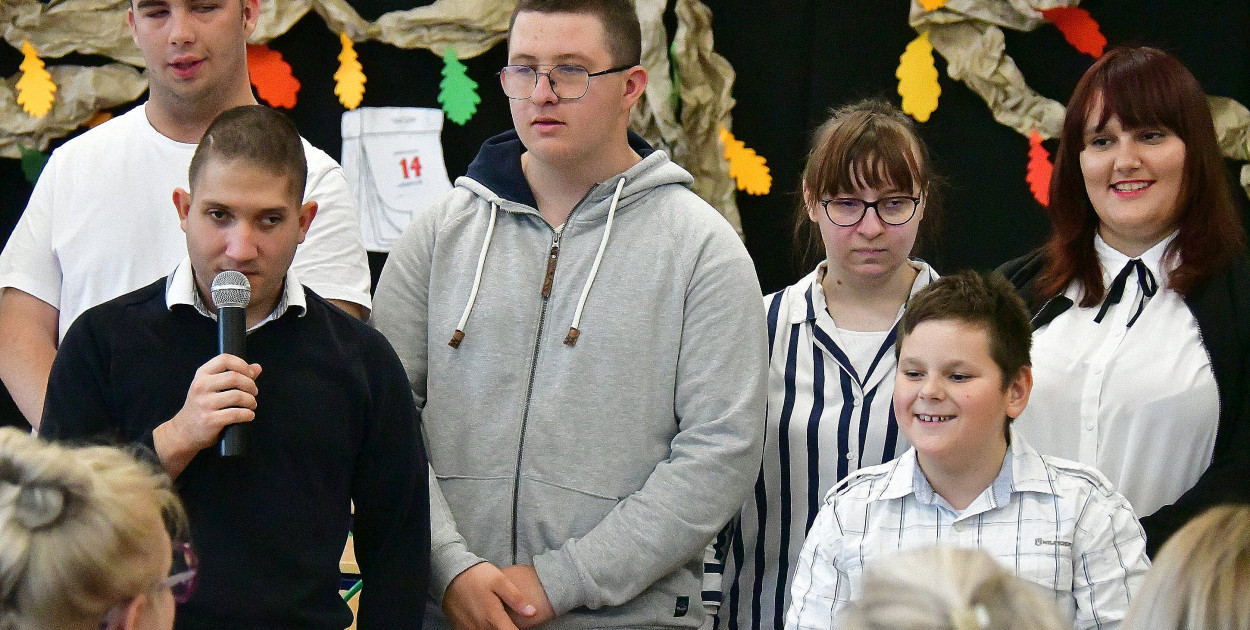 Uroczysta akademia z okazji DEN w Zespole Szkół Specjalnych w Biłgoraju
