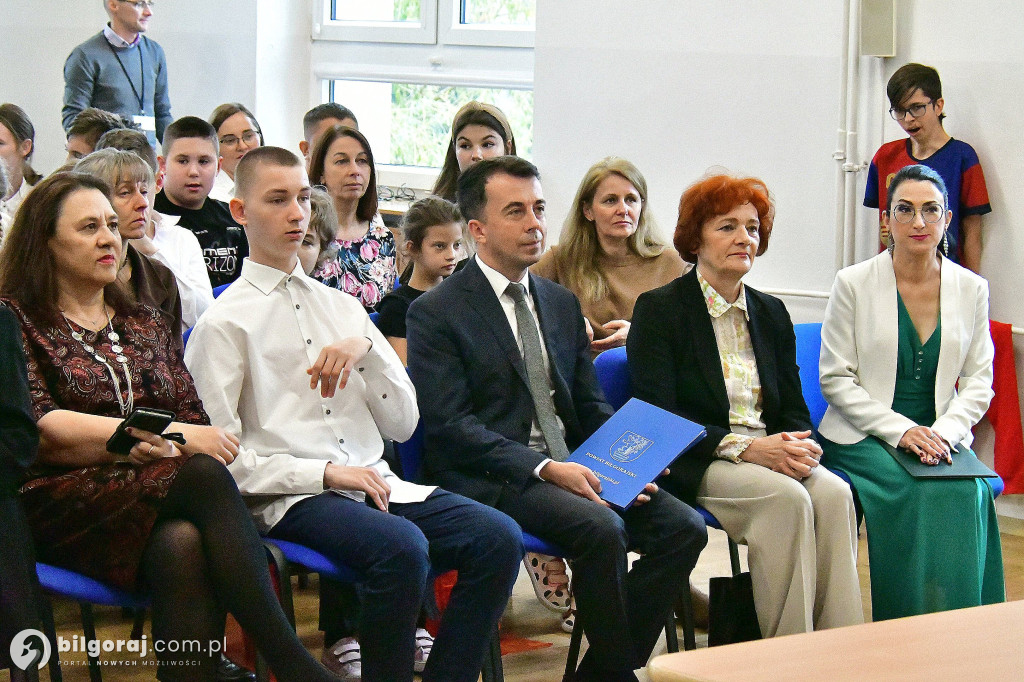 Uroczysta akademia z okazji DEN w Zespole Szkół Specjalnych w Biłgoraju