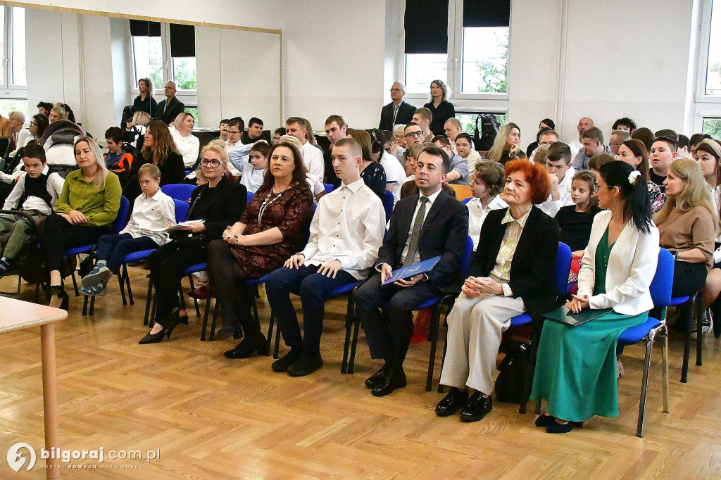 Uroczysta akademia z okazji DEN w Zespole Szkół Specjalnych w Biłgoraju