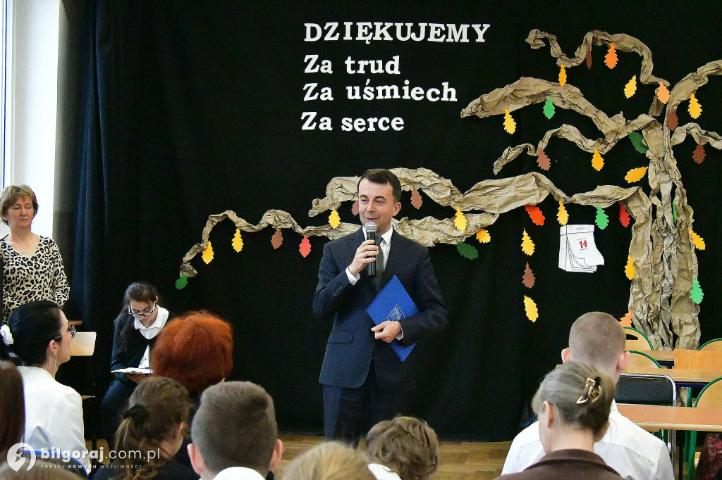 Uroczysta akademia z okazji DEN w Zespole Szkół Specjalnych w Biłgoraju