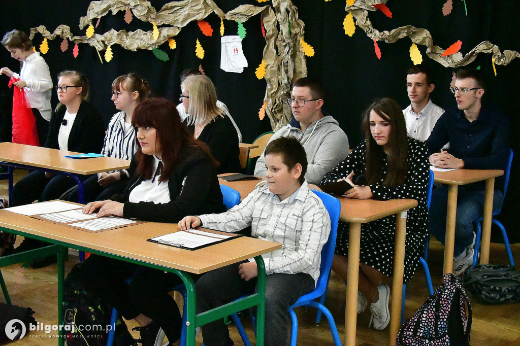 Uroczysta akademia z okazji DEN w Zespole Szkół Specjalnych w Biłgoraju