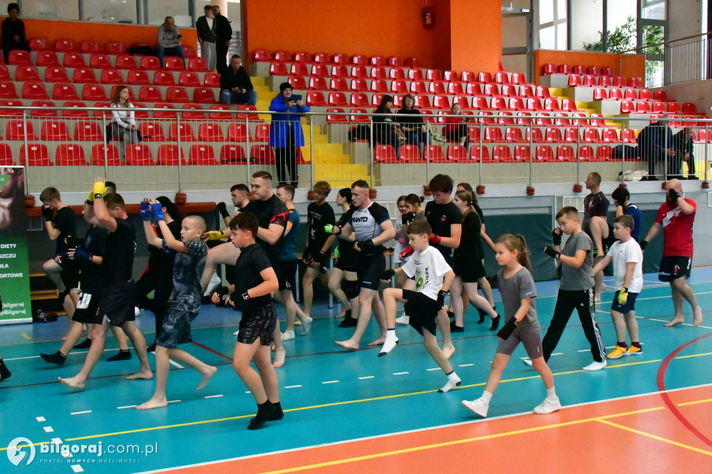Mistrz Świata w Biłgoraju! Bartosz Botwina poprowadził seminarium MMA dla ponad 150 pasjonatów