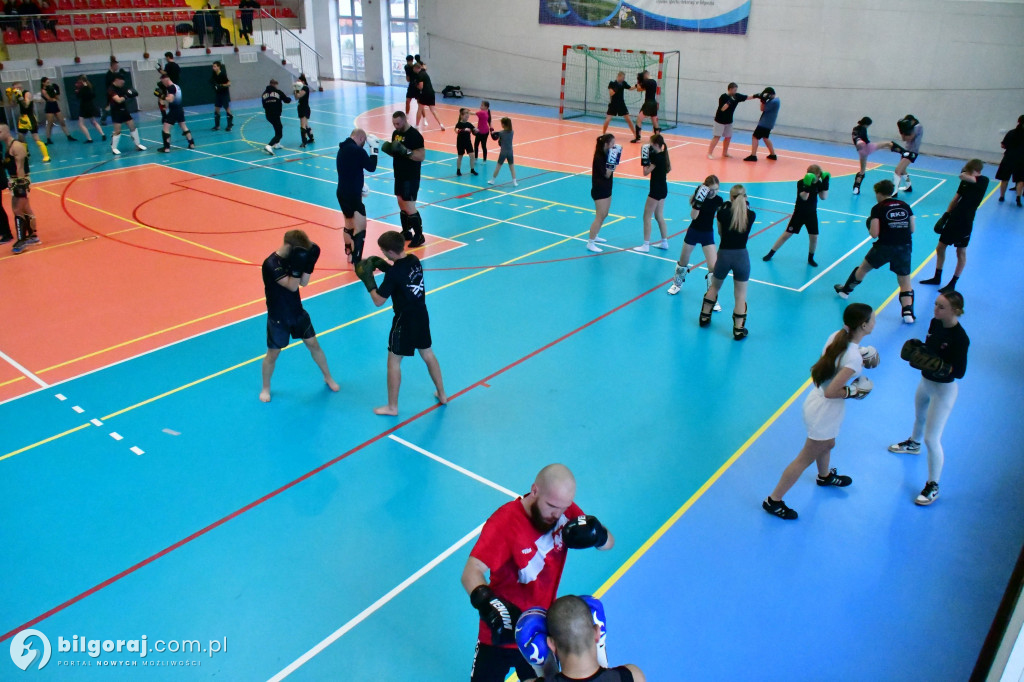 Mistrz Świata w Biłgoraju! Bartosz Botwina poprowadził seminarium MMA dla ponad 150 pasjonatów