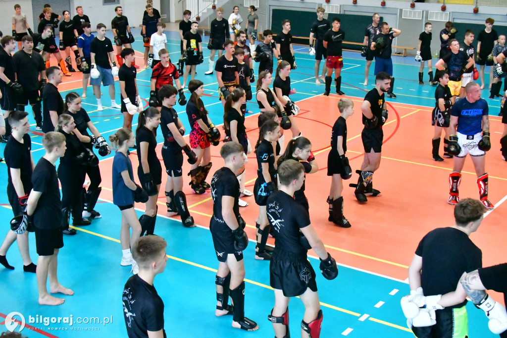 Mistrz Świata w Biłgoraju! Bartosz Botwina poprowadził seminarium MMA dla ponad 150 pasjonatów