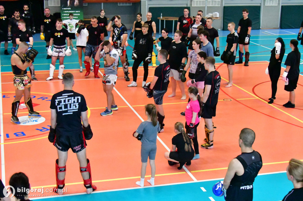 Mistrz Świata w Biłgoraju! Bartosz Botwina poprowadził seminarium MMA dla ponad 150 pasjonatów