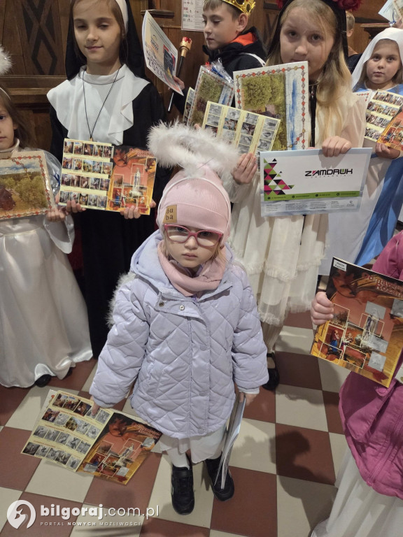 Dzieci przebrane za świętych w Górecku Kościelnym