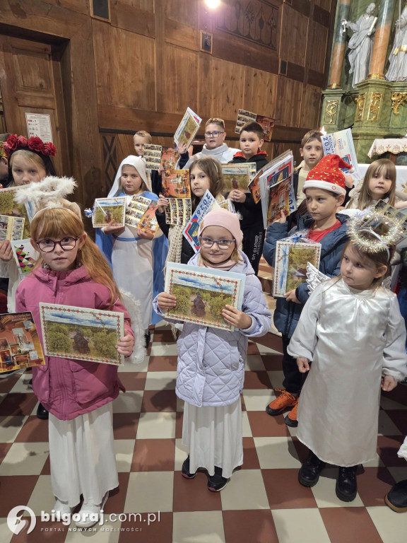 Dzieci przebrane za świętych w Górecku Kościelnym