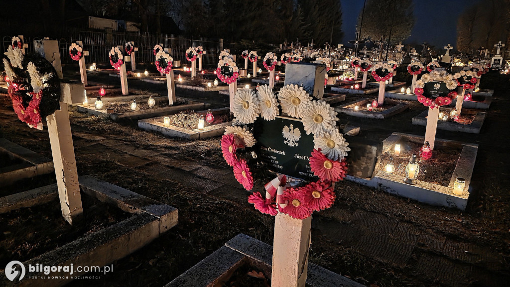 Droga krzyżowa wśród zniczy na Wszystkich Świętych