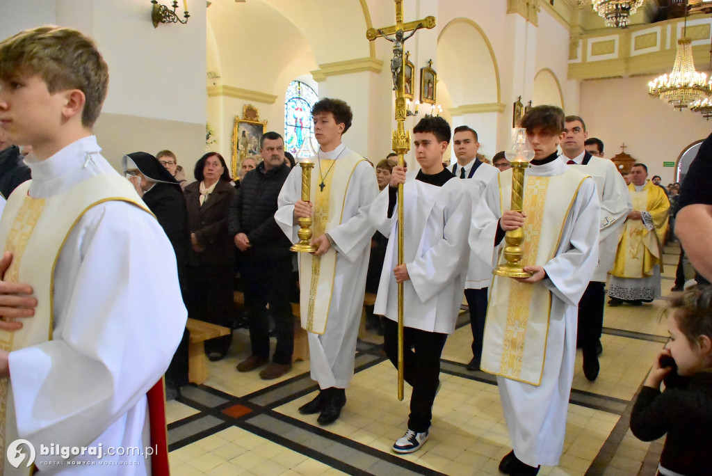 Uroczystość Wszystkich Świętych w Biłgoraju. Procesja w sanktuarium