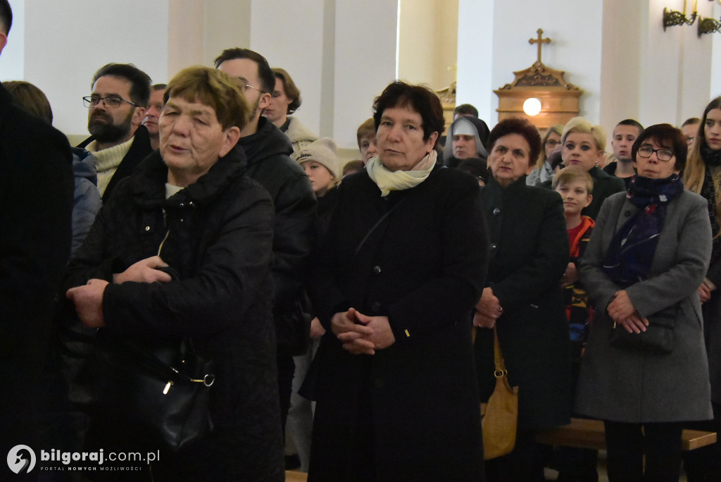Uroczystość Wszystkich Świętych w Biłgoraju. Procesja w sanktuarium