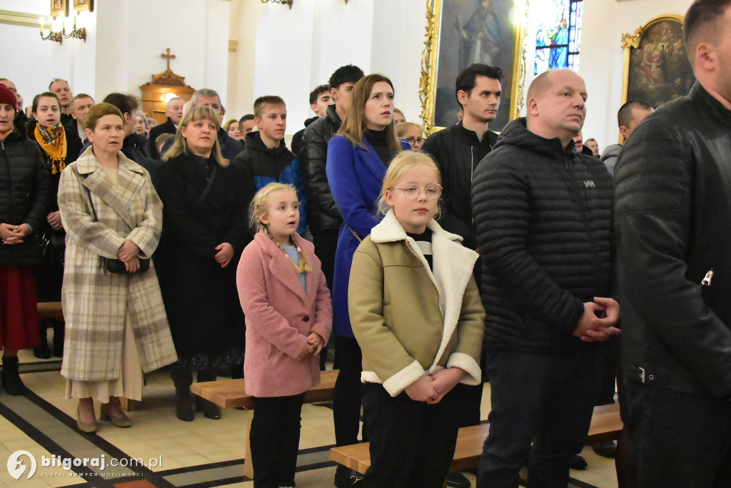 Uroczystość Wszystkich Świętych w Biłgoraju. Procesja w sanktuarium