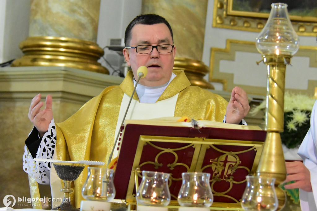 Uroczystość Wszystkich Świętych w Biłgoraju. Procesja w sanktuarium