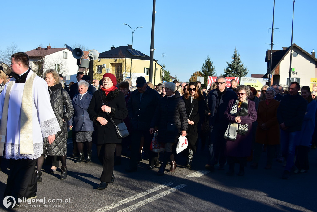 Uroczystość Wszystkich Świętych w Biłgoraju. Procesja w sanktuarium
