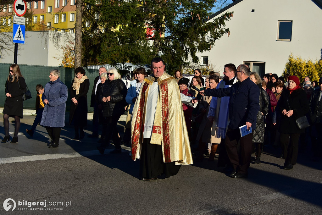 Uroczystość Wszystkich Świętych w Biłgoraju. Procesja w sanktuarium