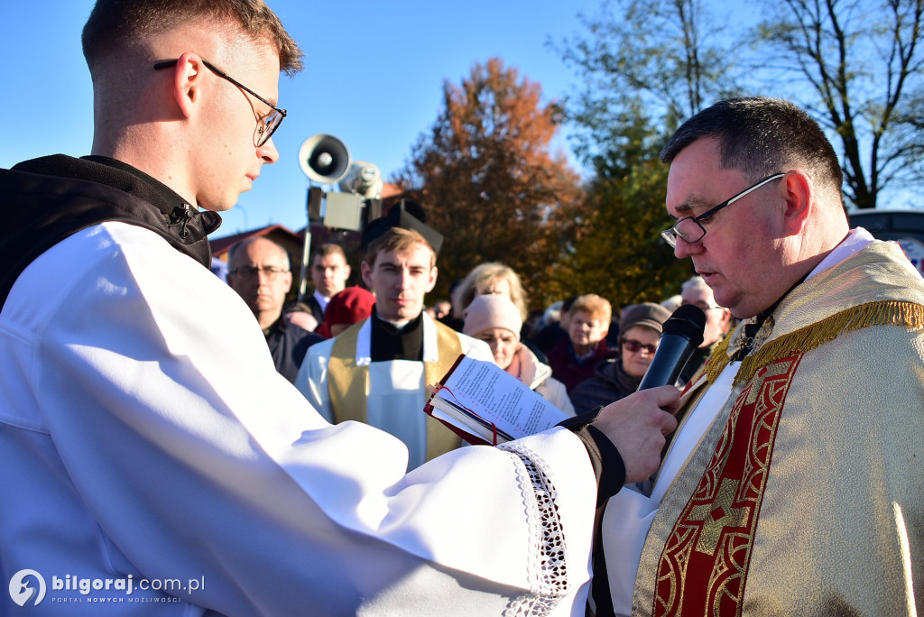 Uroczystość Wszystkich Świętych w Biłgoraju. Procesja w sanktuarium
