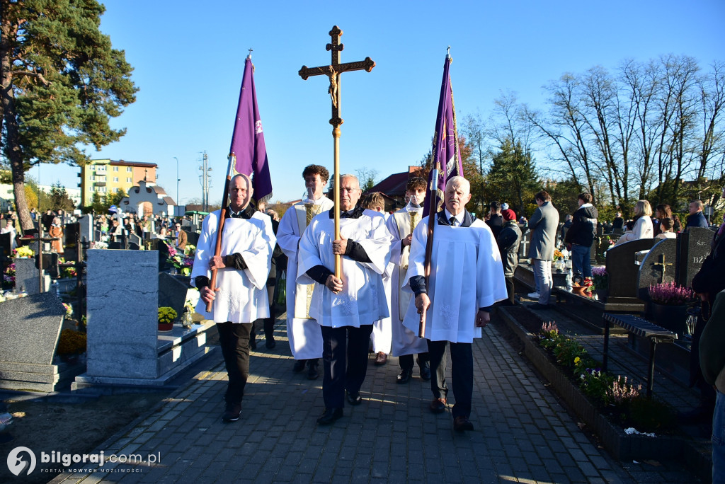 Uroczystość Wszystkich Świętych w Biłgoraju. Procesja w sanktuarium