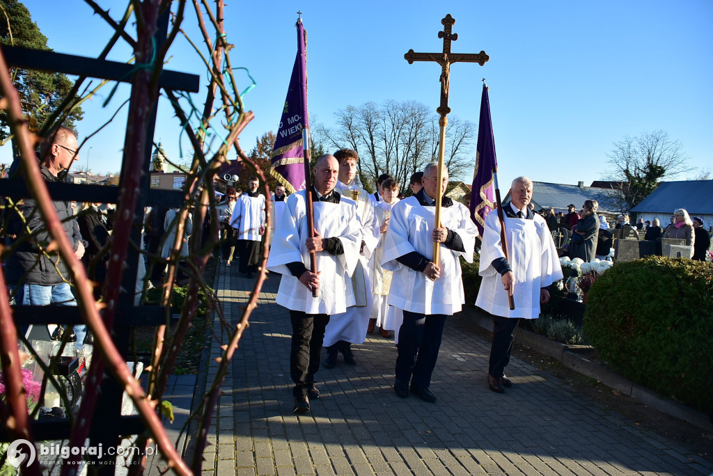 Uroczystość Wszystkich Świętych w Biłgoraju. Procesja w sanktuarium