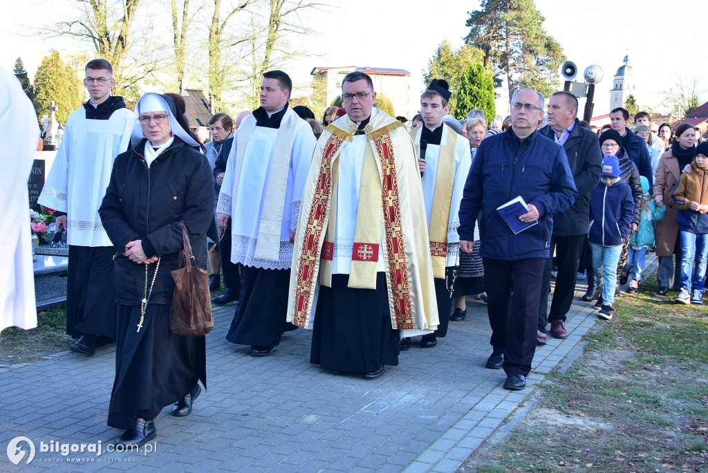 Uroczystość Wszystkich Świętych w Biłgoraju. Procesja w sanktuarium