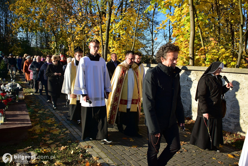 Uroczystość Wszystkich Świętych w Biłgoraju. Procesja w sanktuarium