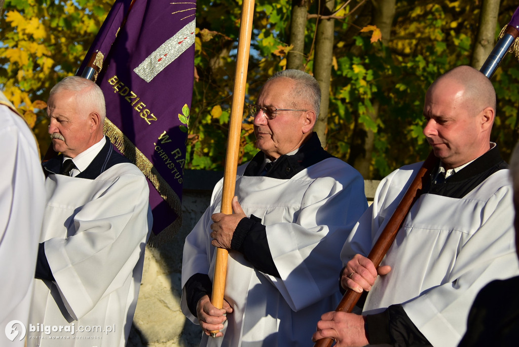 Uroczystość Wszystkich Świętych w Biłgoraju. Procesja w sanktuarium