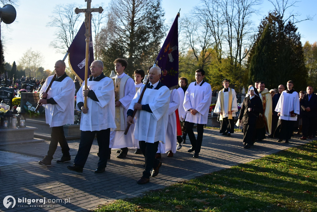 Uroczystość Wszystkich Świętych w Biłgoraju. Procesja w sanktuarium