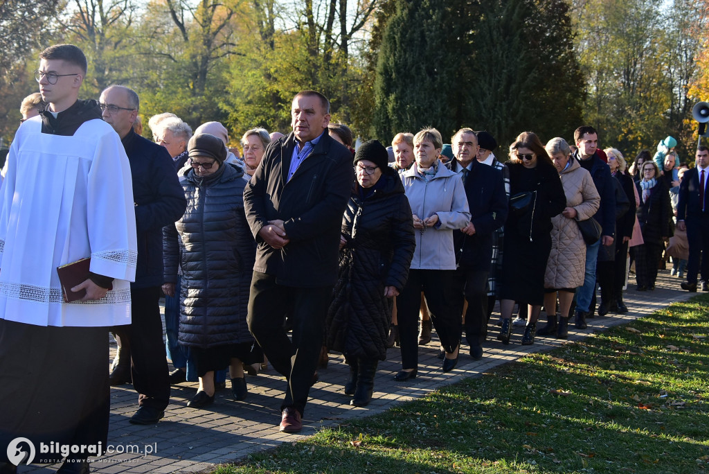 Uroczystość Wszystkich Świętych w Biłgoraju. Procesja w sanktuarium