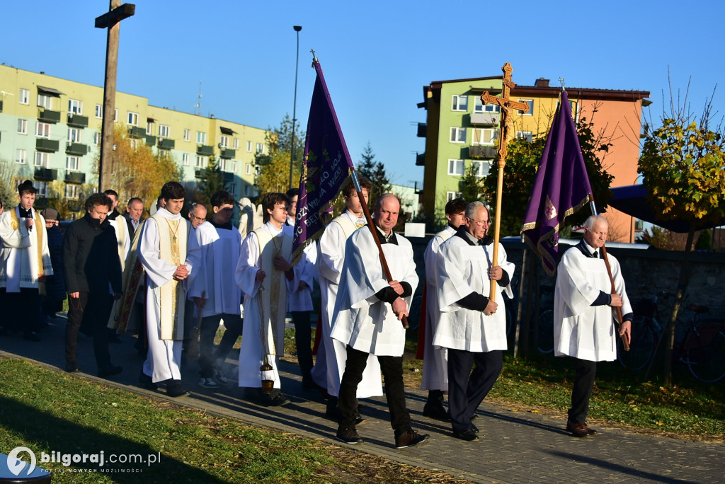 Uroczystość Wszystkich Świętych w Biłgoraju. Procesja w sanktuarium