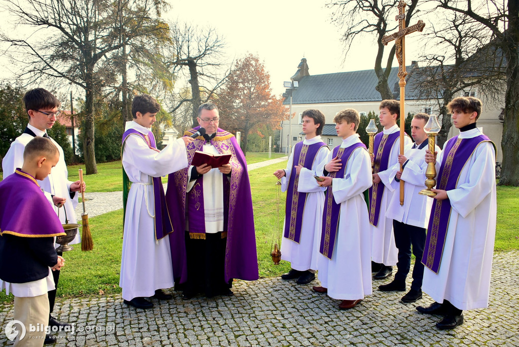 Dzień Zaduszny w biłgorajskim sanktuarium