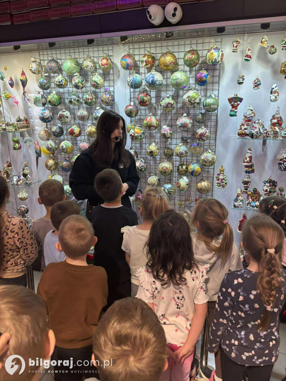 Jak powstają bombki? Wycieczka przedszkolaków z Biłgoraja