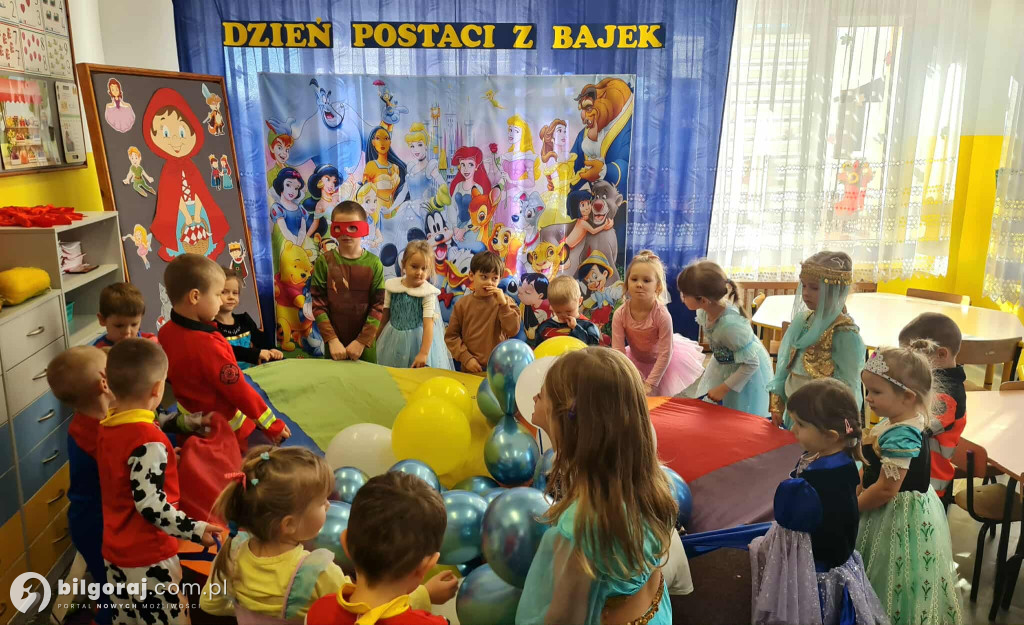 Dzień Postaci z Bajek w przedszkolu w Dereźni Solskiej