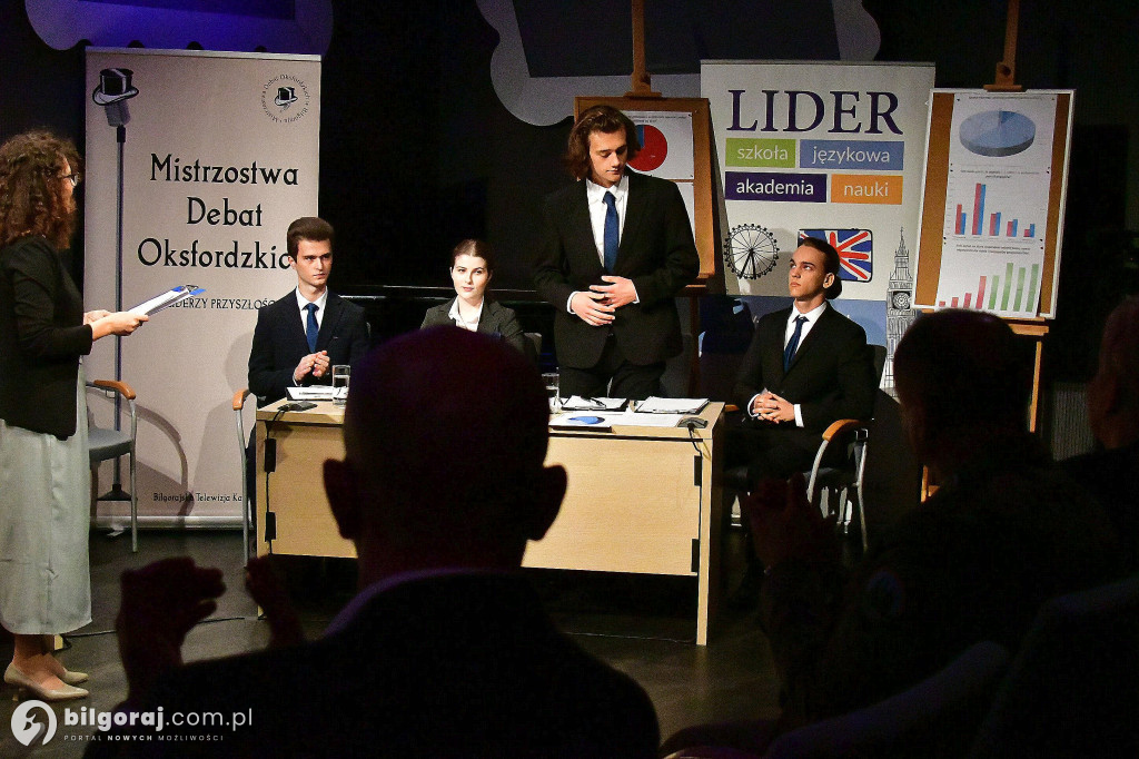 Bitwa na argumenty w BCK: Biłgorajskie uczniowie rozpoczęli mistrzostwa